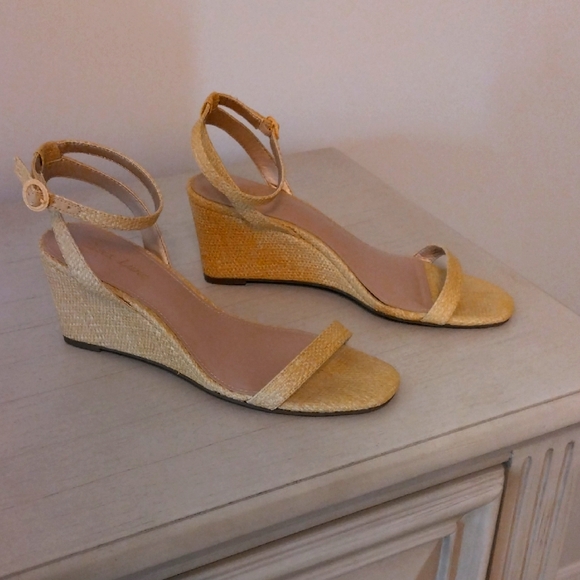 Tan Wedge Shoes with Ankle Straps - Picture 1 of 3